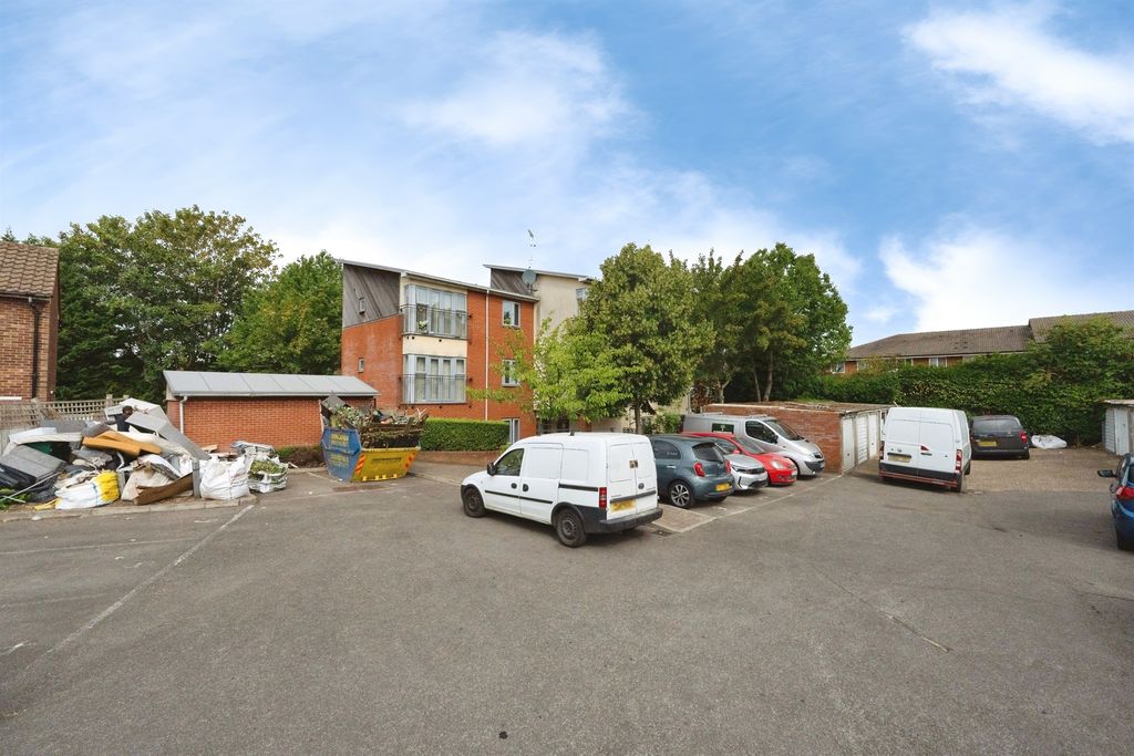 Property photo 2 of 12