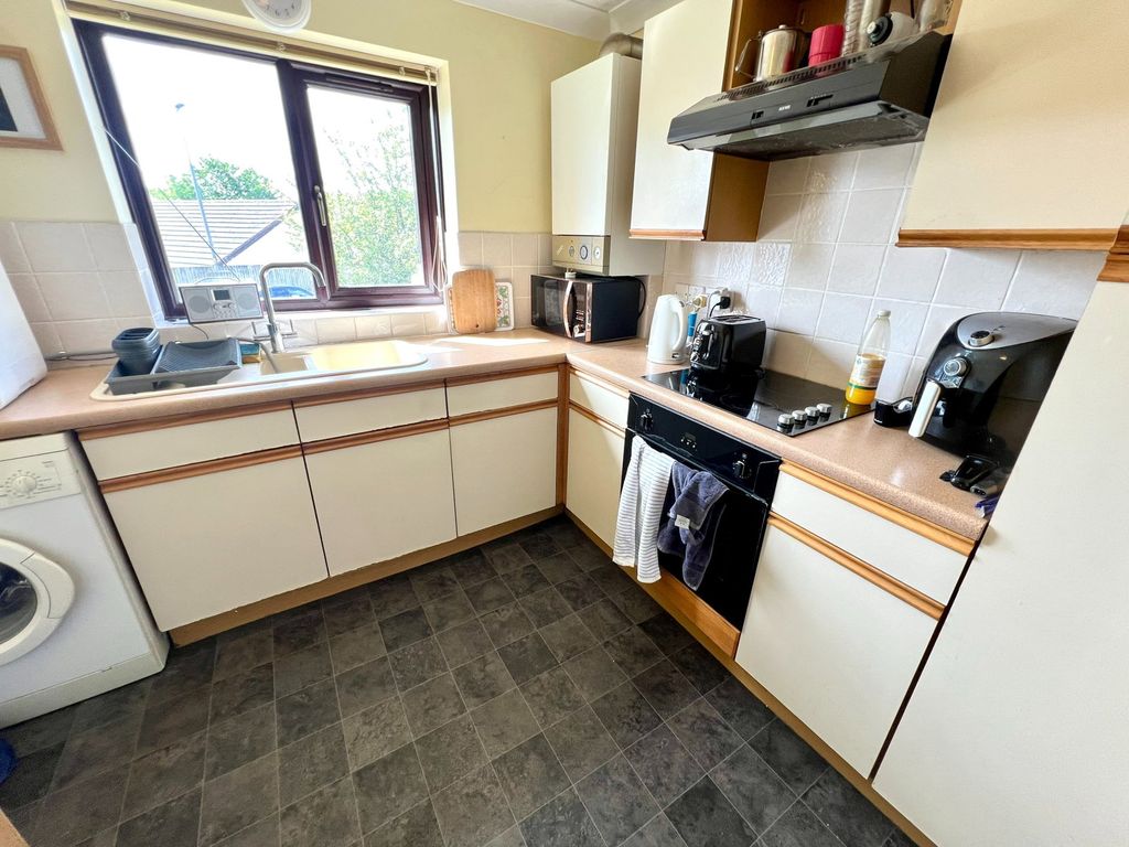 Property photo 3 of 12