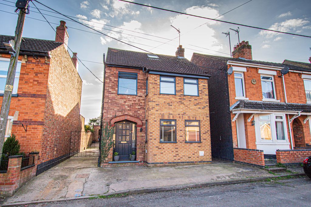 Property photo 1 of 23 Front