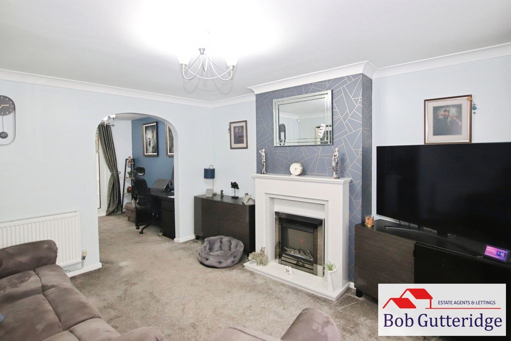 Property photo 2 of 27 Lounge