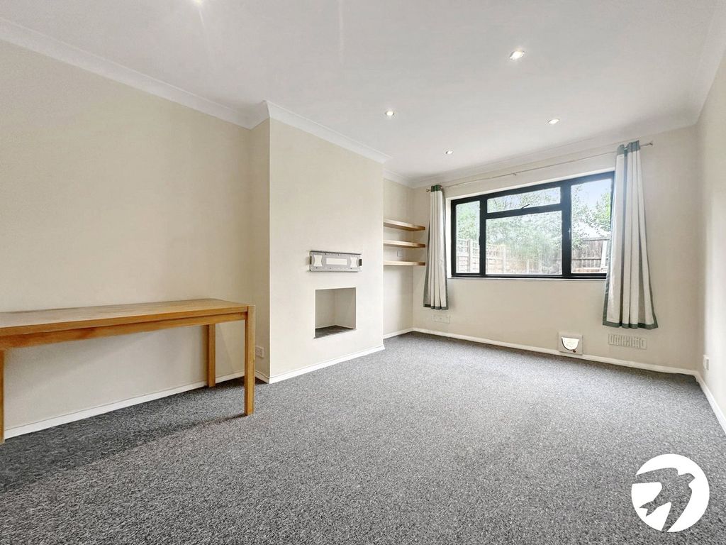 Property photo 2 of 11 Picture No. 15