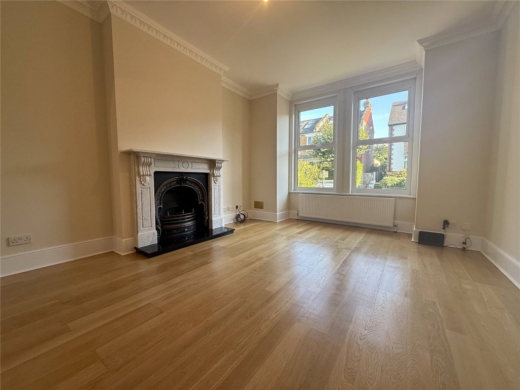Property photo 2 of 15 Picture No. 21