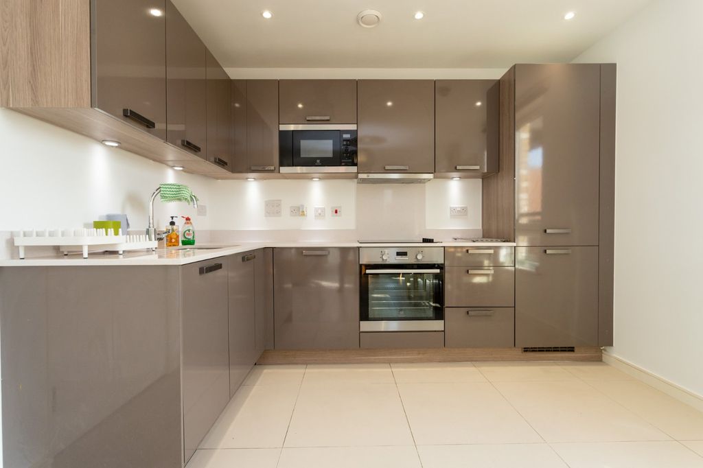 Property photo 2 of 11 Picture No. 15