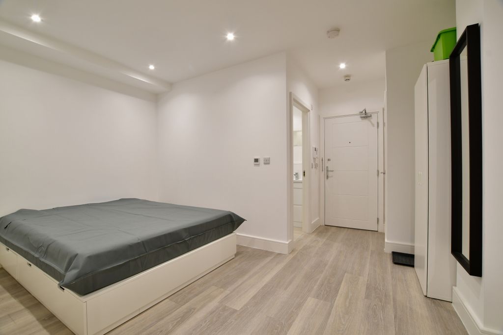 Property photo 3 of 8 901F2R9Q