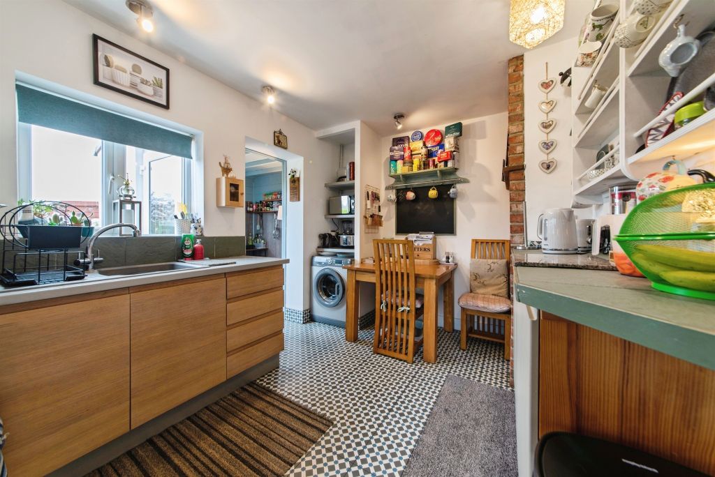 Property photo 3 of 17