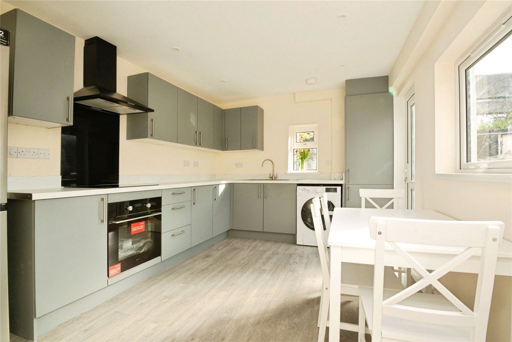 Property photo 1 of 11 Picture No. 05