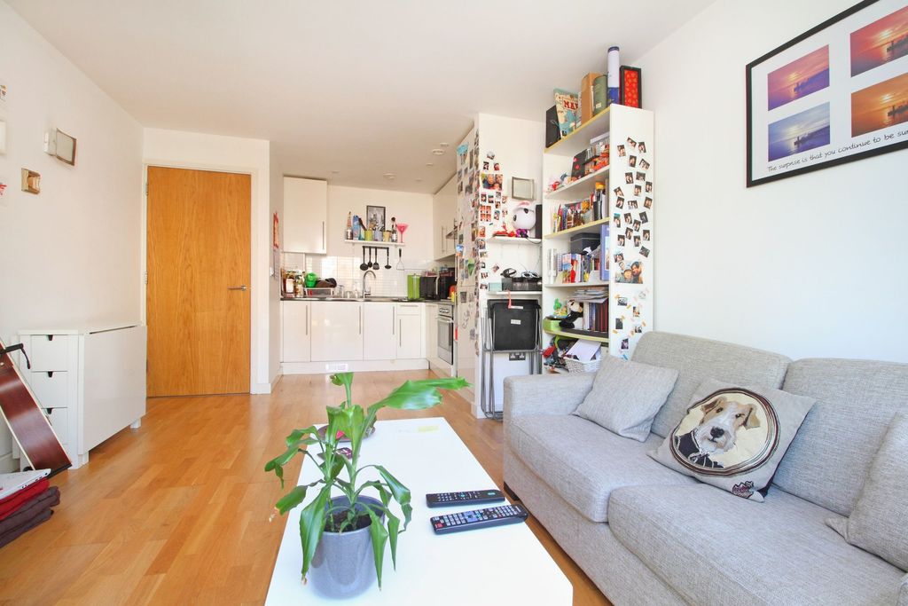 Property photo 3 of 7