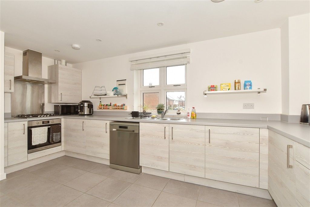 Property photo 1 of 14 Lounge/Kitchen