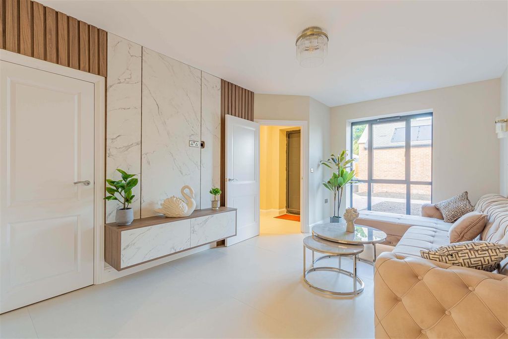 Property photo 3 of 19 CC1A5920-Hdr.Jpg