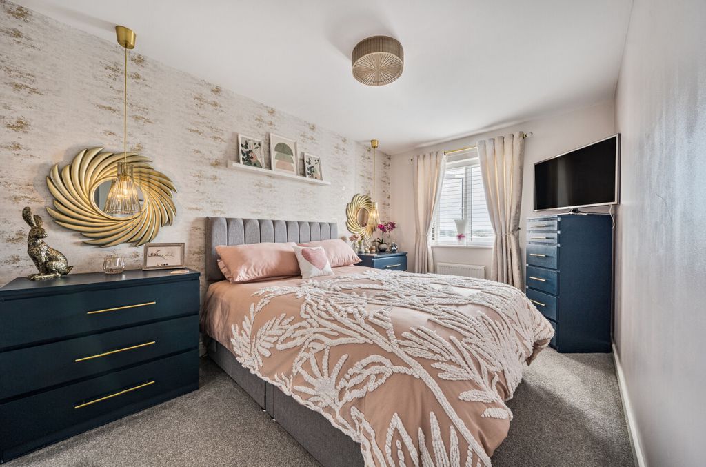 Property photo 1 of 21 1 - 1317693-13-6867A5...