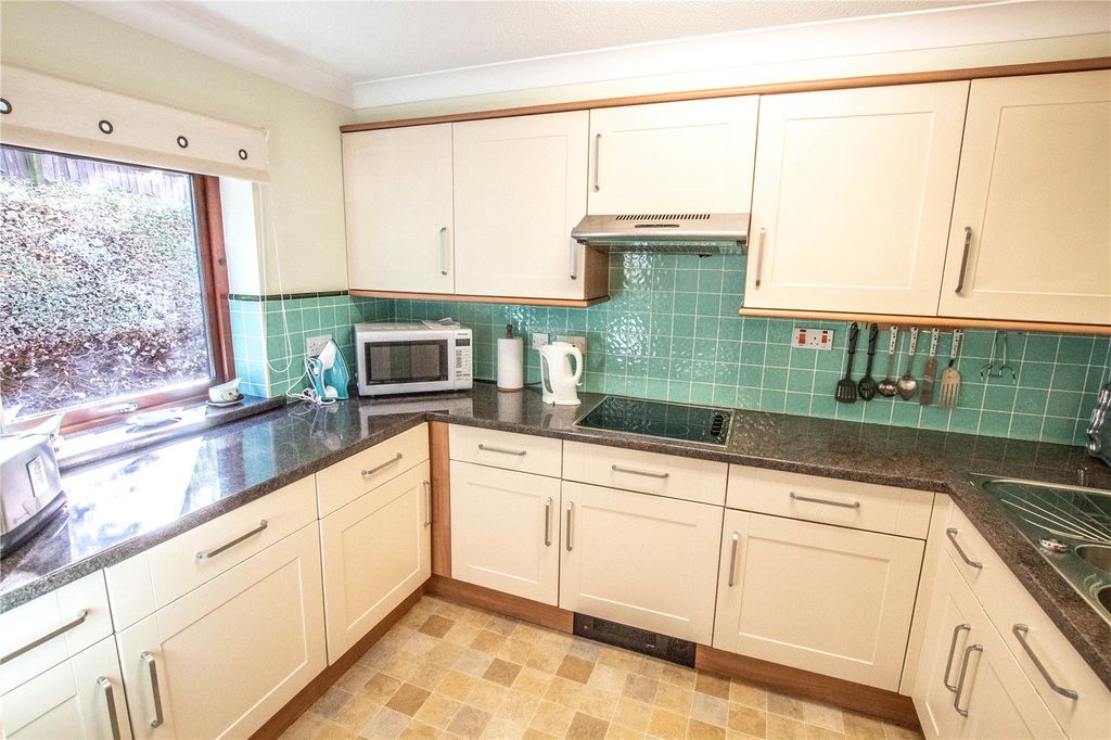 Property photo 3 of 23 Kitchen