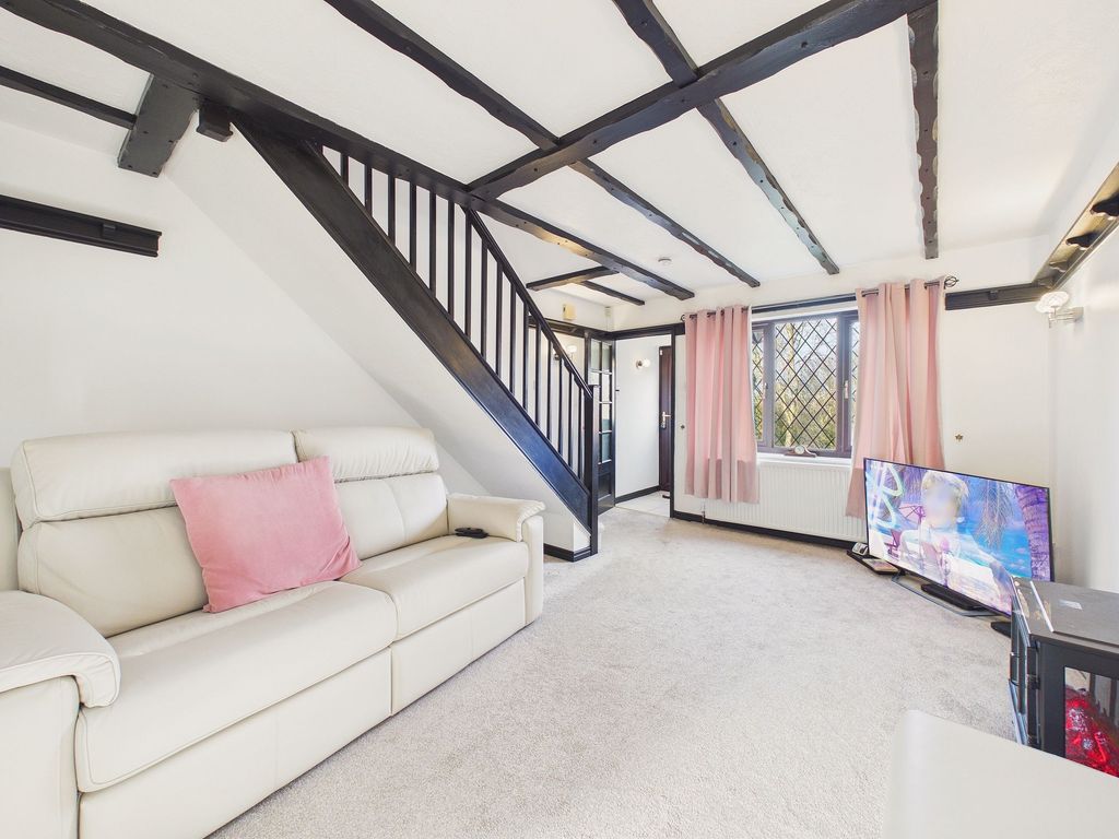 Property photo 2 of 11 Lounge