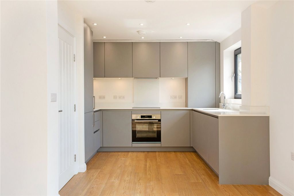 Property photo 3 of 5 Kitchen