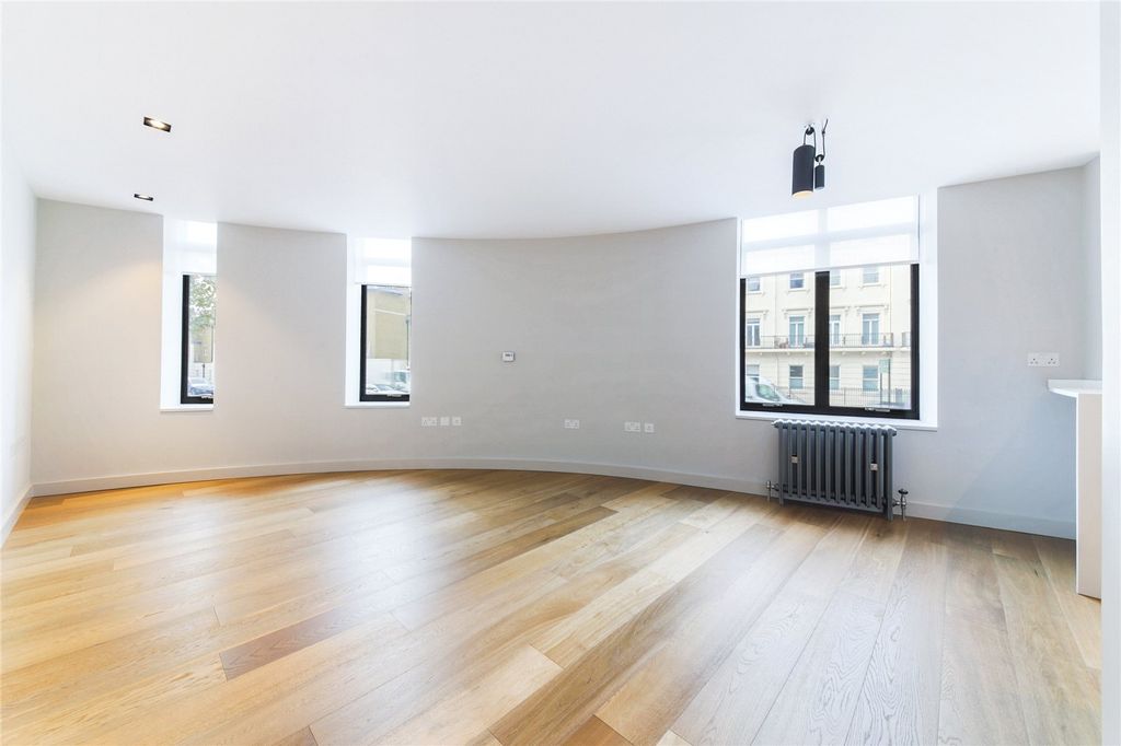 Property photo 1 of 8 Reception Room