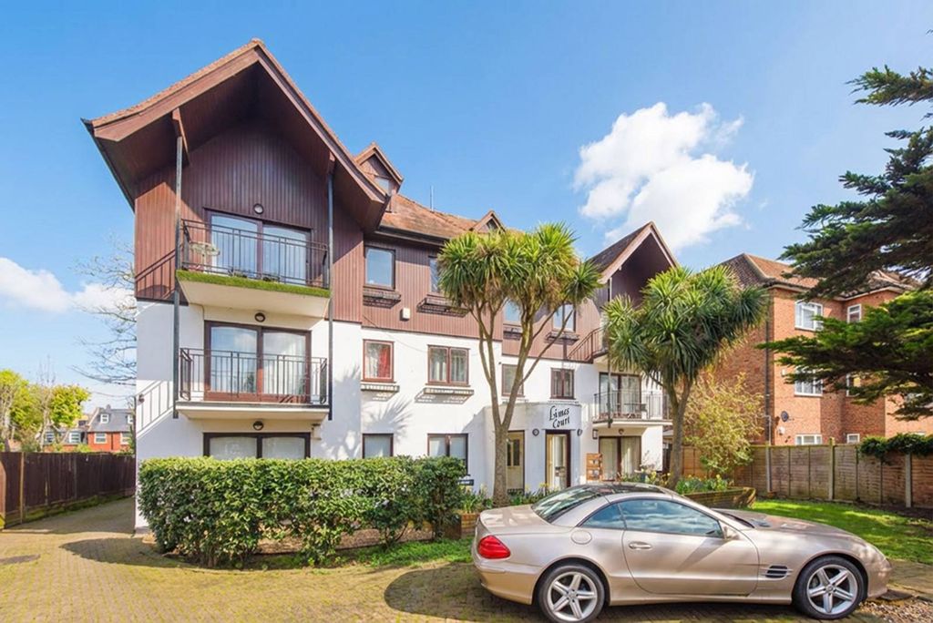 Property photo 2 of 12