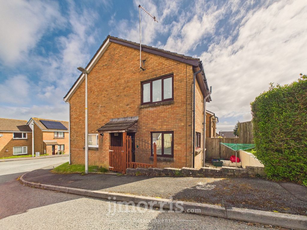 Property photo 1 of 15