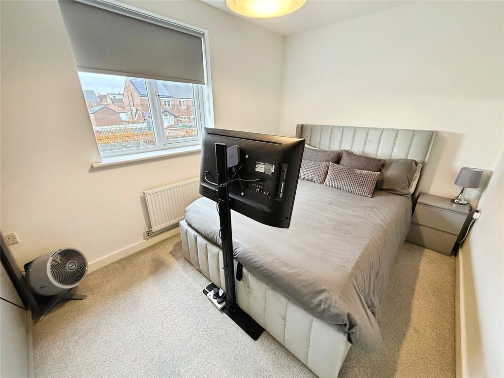 Property photo 3 of 13 Bedroom 1