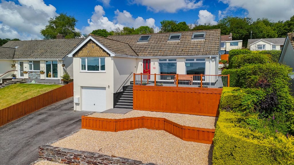 Property photo 1 of 16 10 Lanhdyrock View Tps Bodmin Branch 01208 74182 -