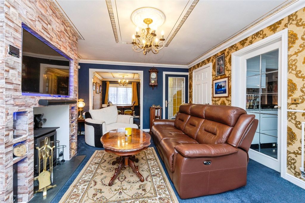 Property photo 3 of 22 Living Room