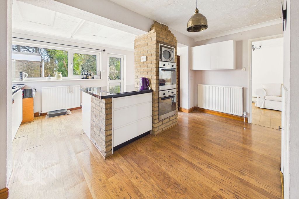 Property photo 3 of 24