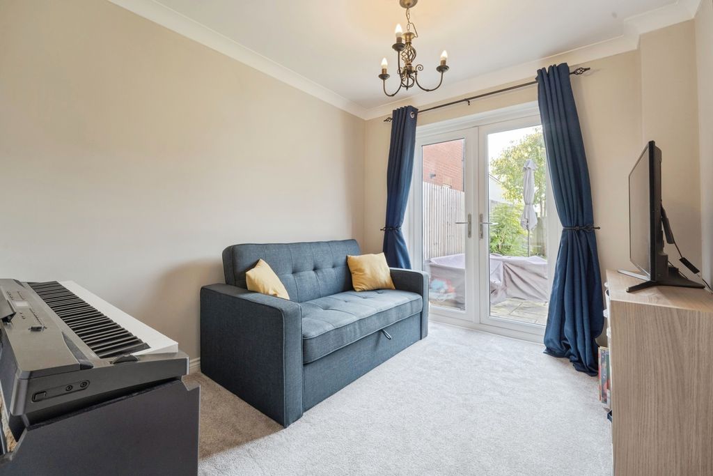 Property photo 3 of 32 Pbox-Img.Jpg