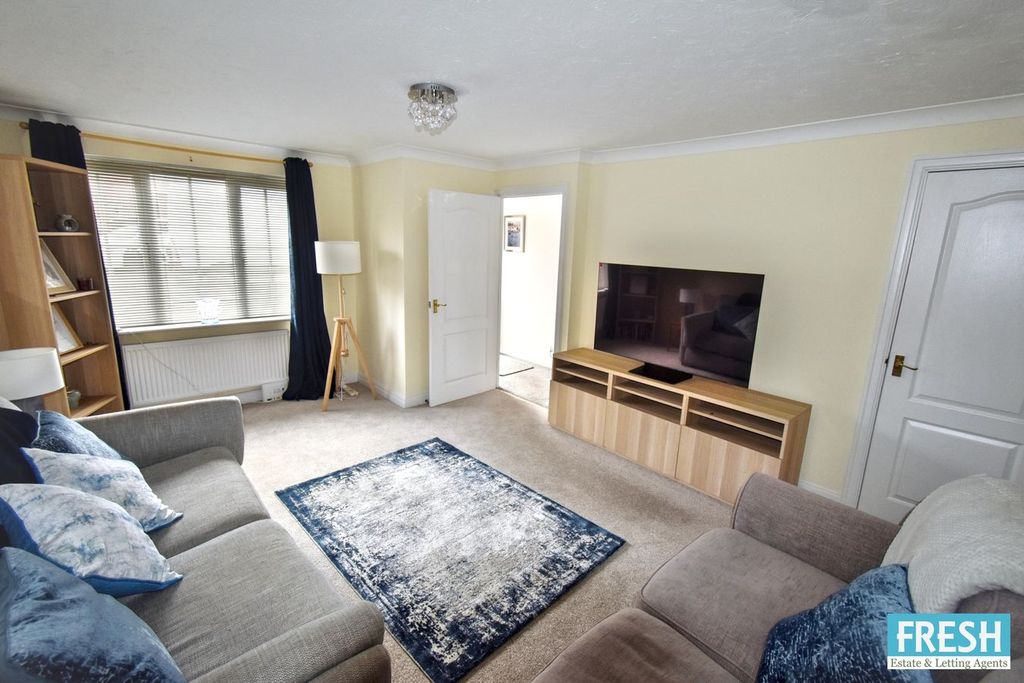 Property photo 3 of 39