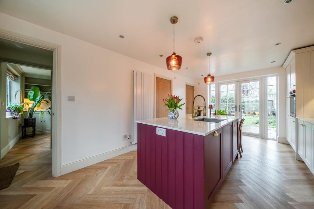 Property photo 3 of 16 1388329-4-6938485852c93.Jpg