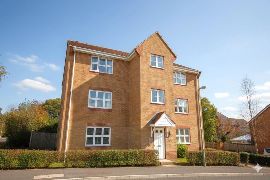 Property photo 1 of 9 Gemini_Generated_Image_188c07188c07188c.Jpg