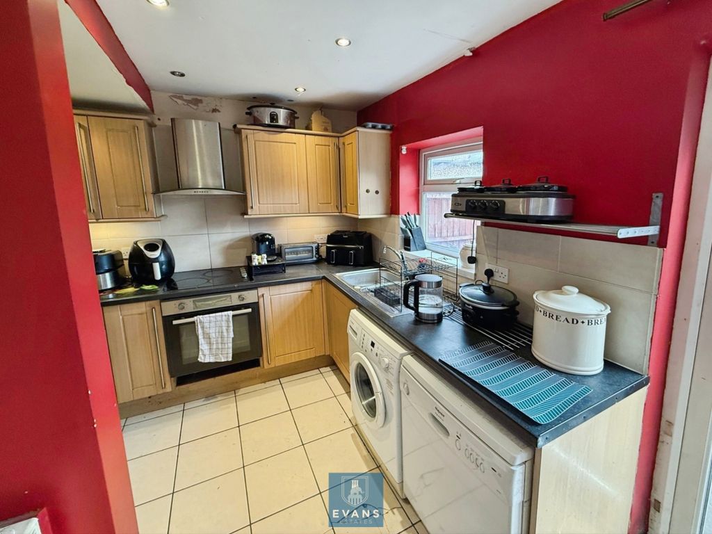 Property photo 3 of 18 Kitchen Diner