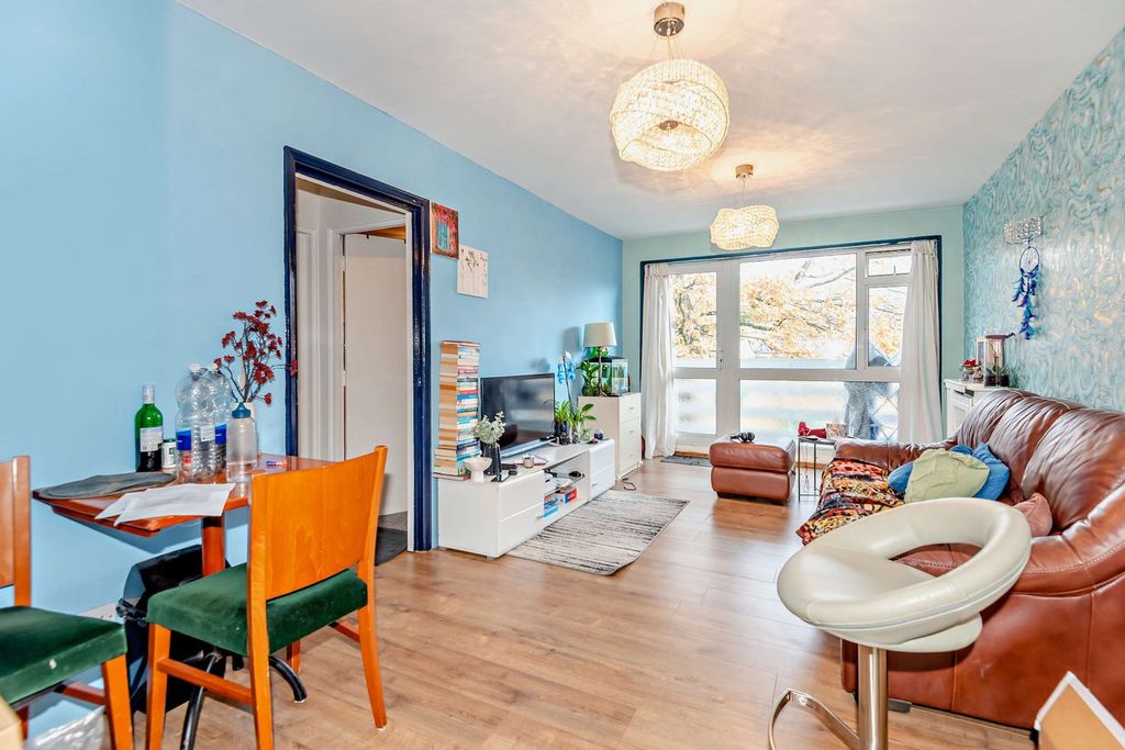 Property photo 3 of 20