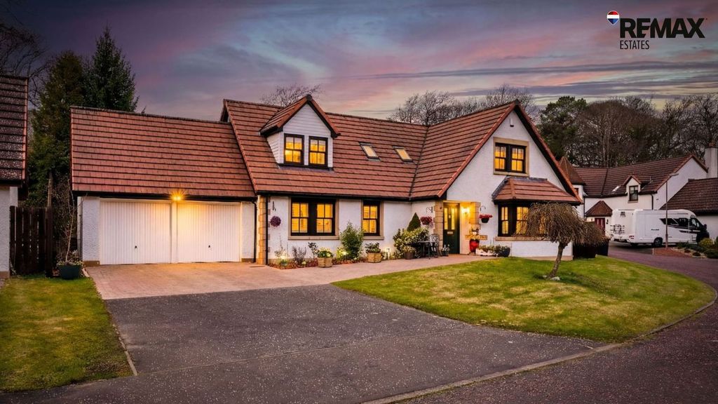 Property photo 1 of 70 Dusk View