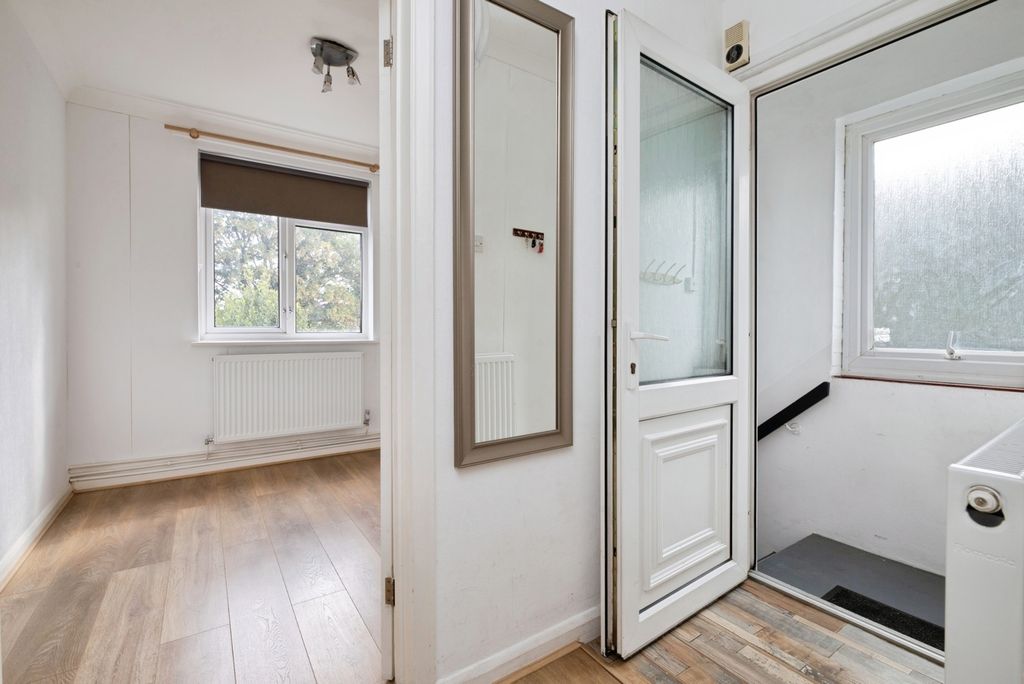 Property photo 2 of 16 Pbox-Img.Jpg