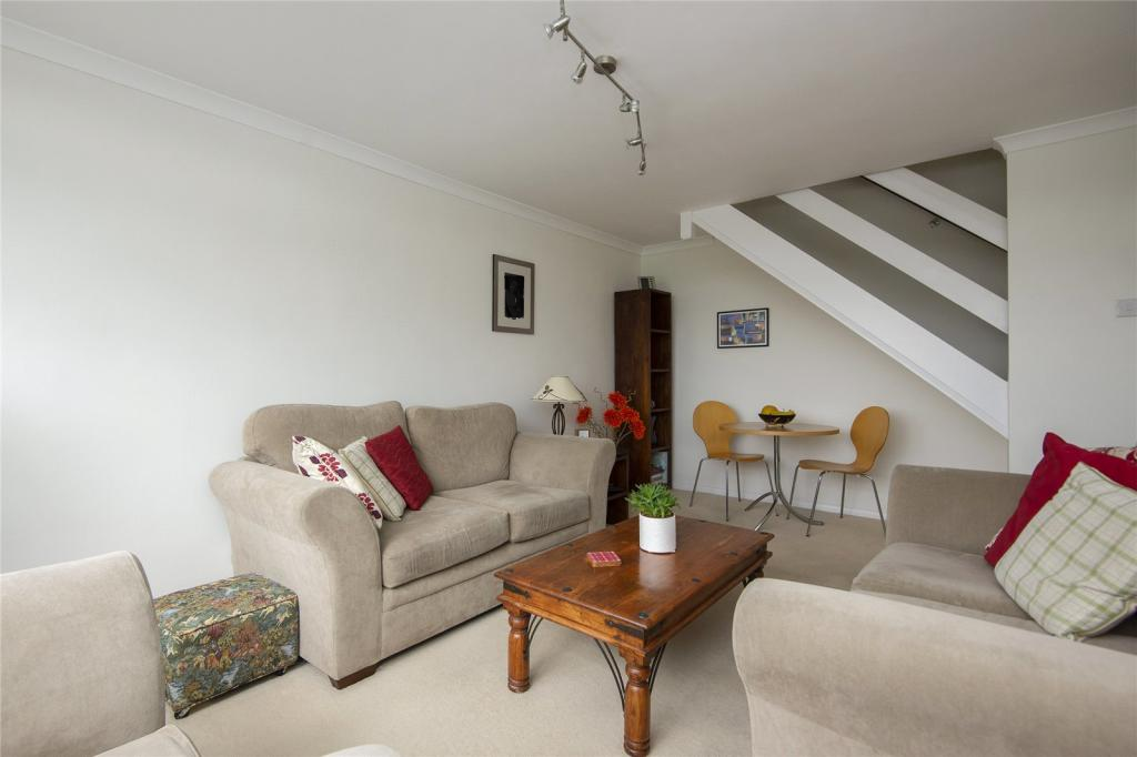 Property photo 3 of 7 Living Room