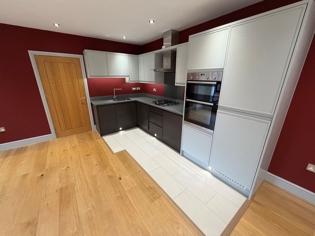 Property photo 2 of 13 Picture No. 12
