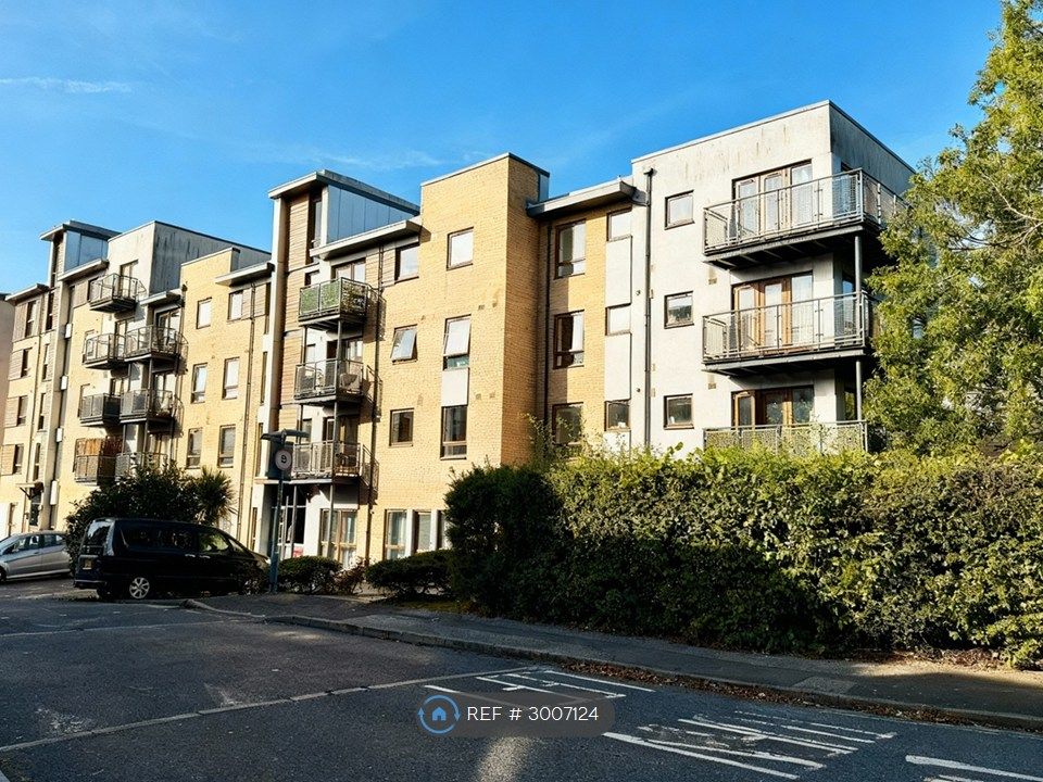 Property photo 1 of 18 2 Bed Top Floor Ventilated Apartment