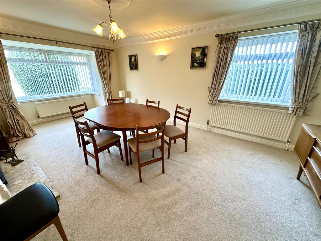 Property photo 3 of 28 Dining Room