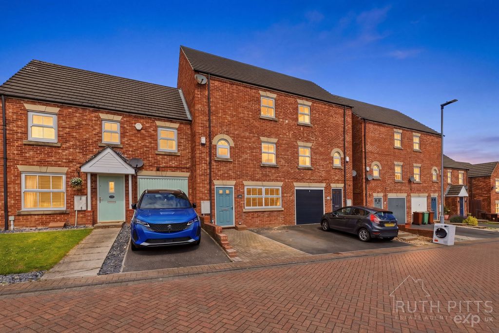 Property photo 2 of 44
