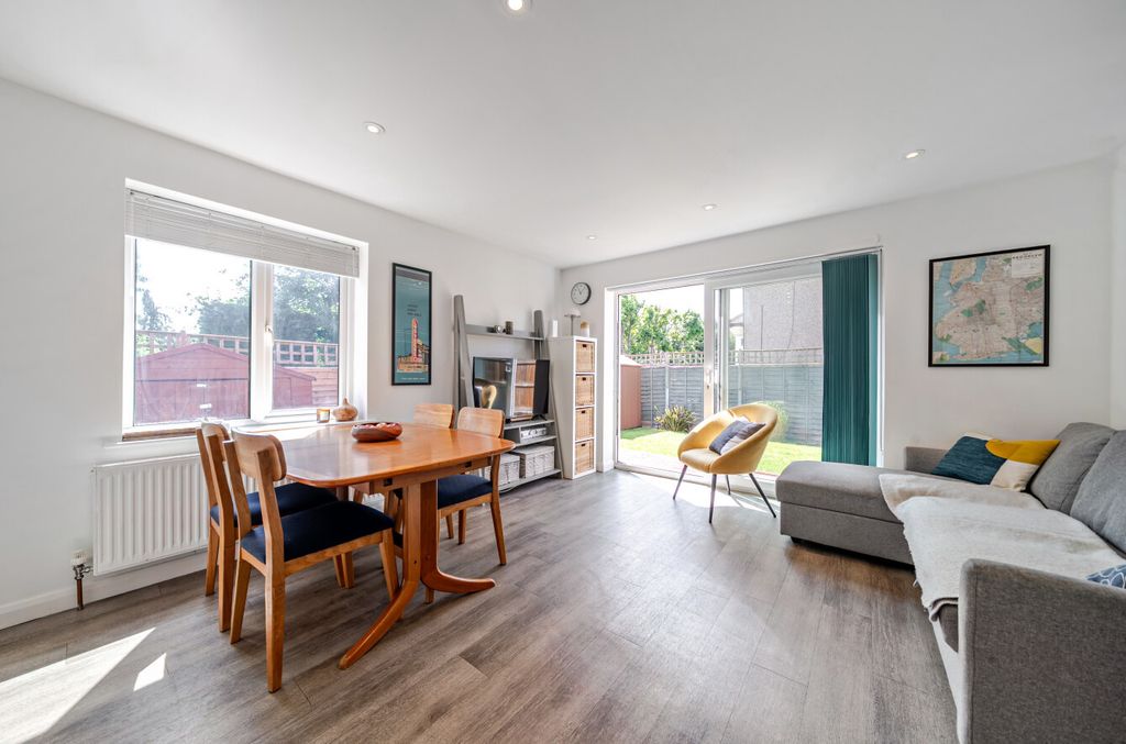 Property photo 3 of 15 1472040-3-6A31297...