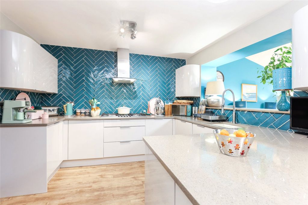 Property photo 2 of 21 Picture No. 06