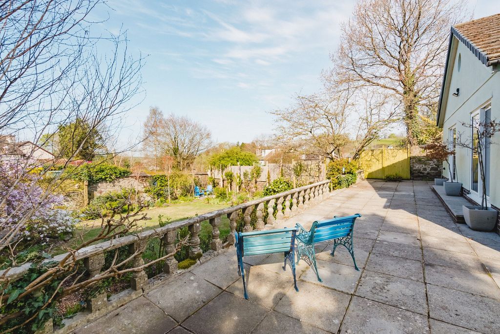 Property photo 3 of 22