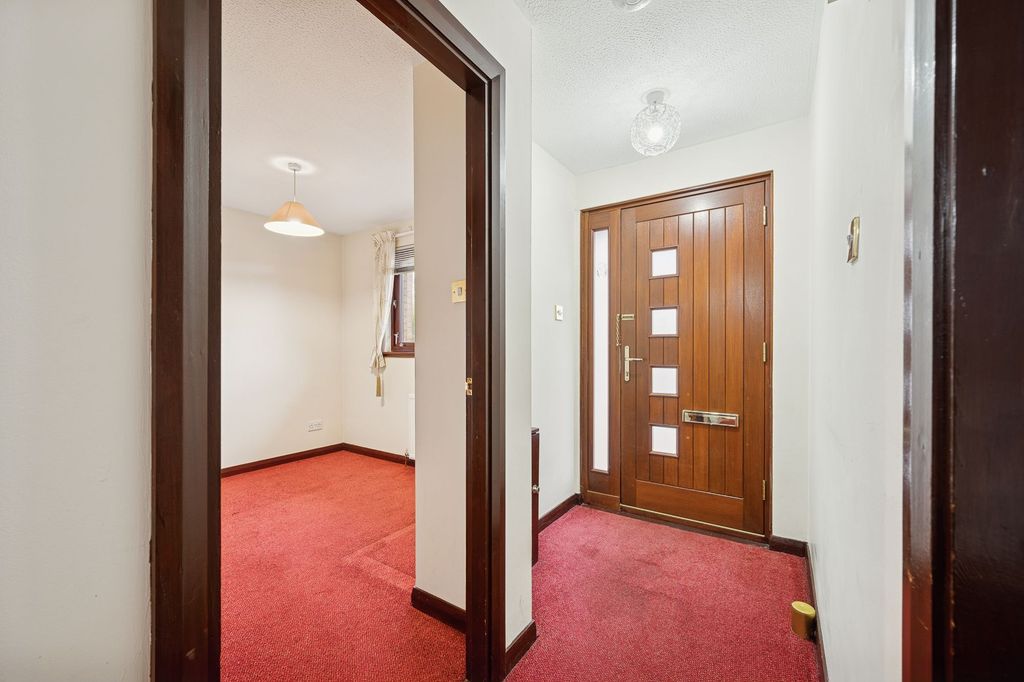 Property photo 2 of 24 Entrance Hallway