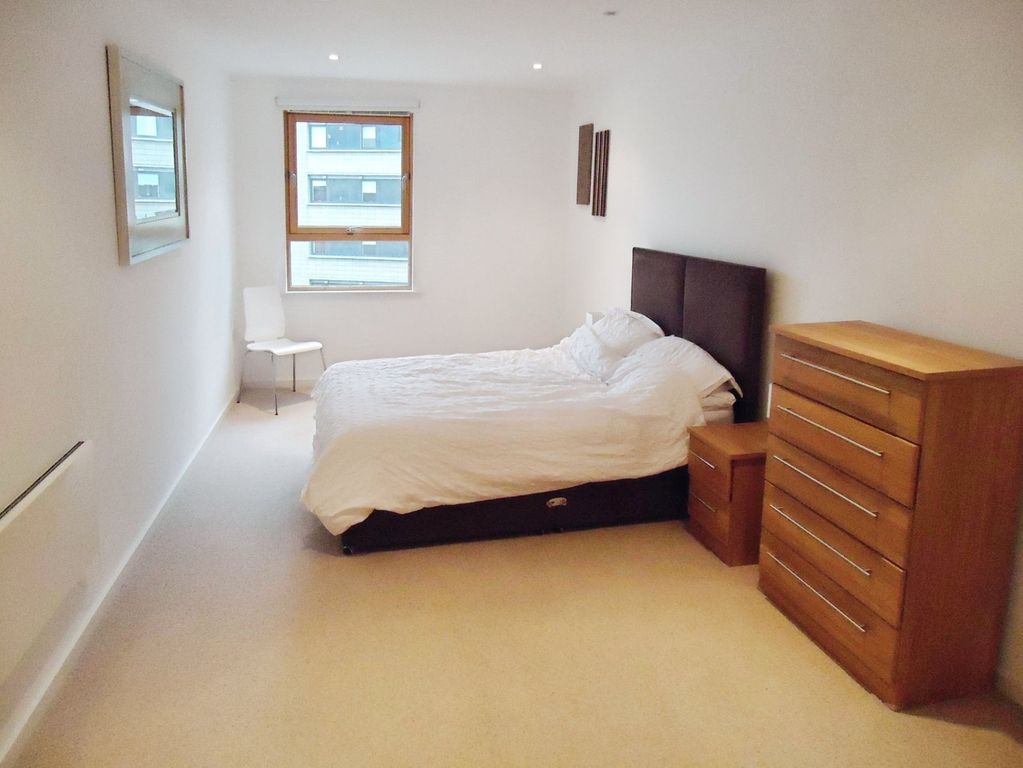 Property photo 2 of 6 Picture No. 15