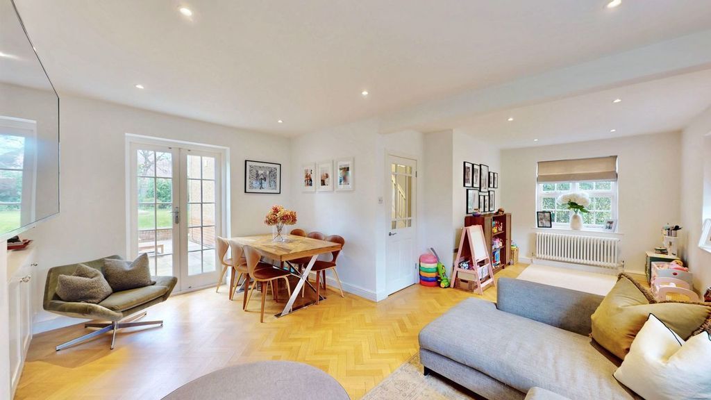 Property photo 2 of 14 Photo 11