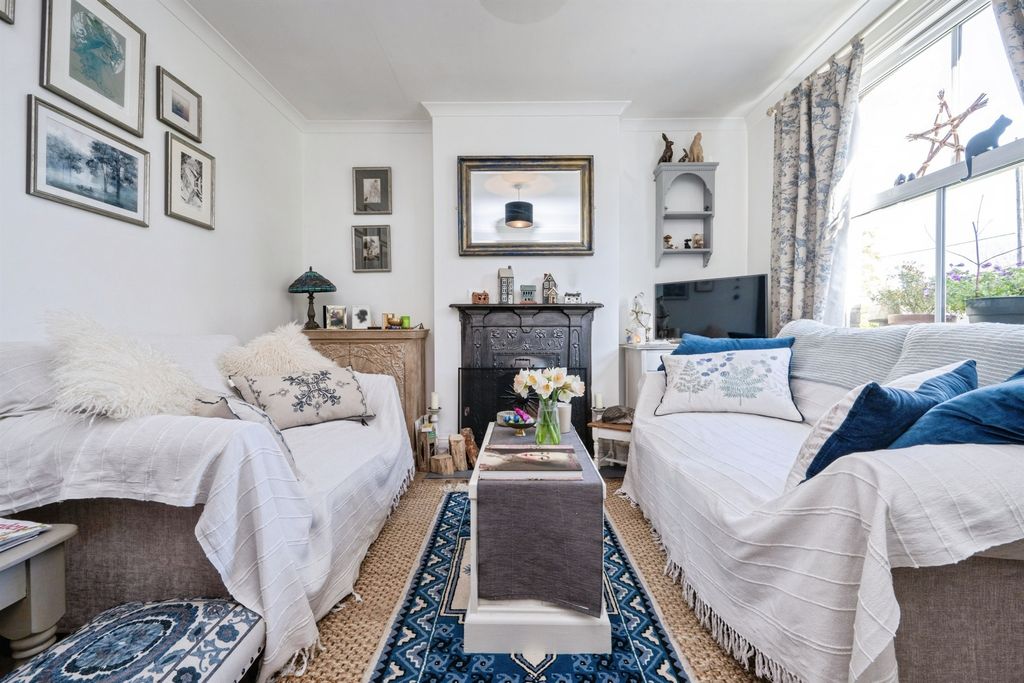 Property photo 2 of 22