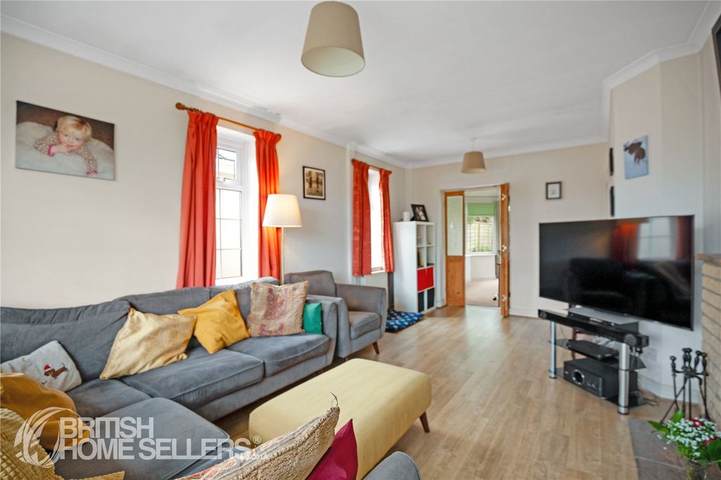 Property photo 2 of 15 Picture No. 11