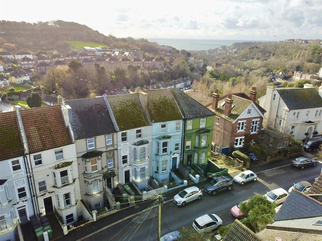 Property photo 2 of 36