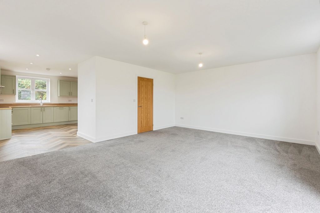 Property photo 3 of 17 Photo