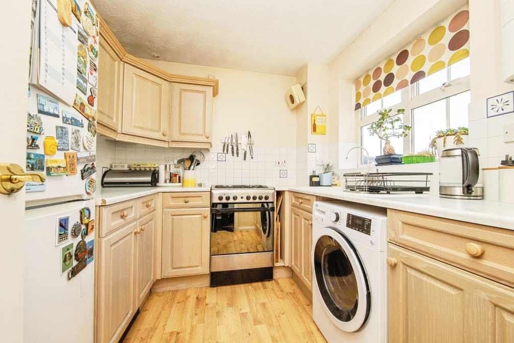 Property photo 3 of 6