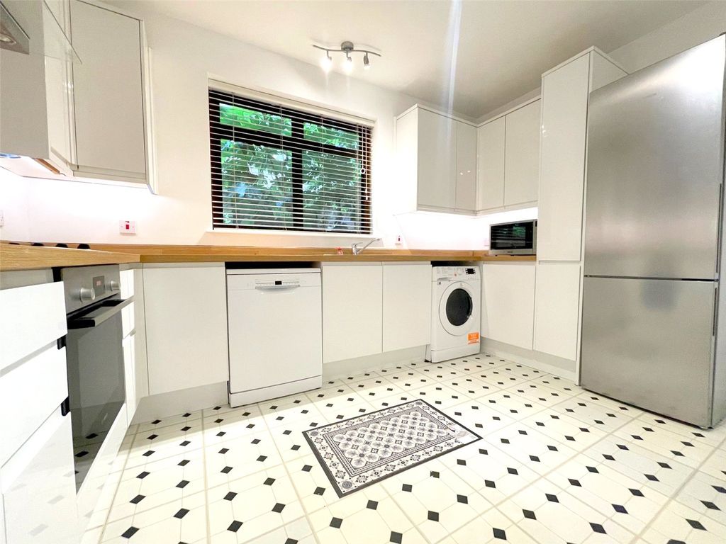 Property photo 1 of 12 Main-Image-519