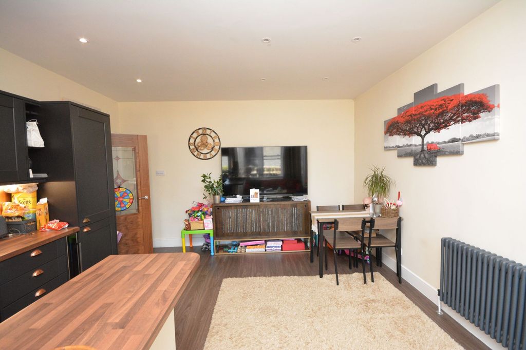 Additional image 7 of 2 bed flat for saleVicar Street, Falkirk FK1